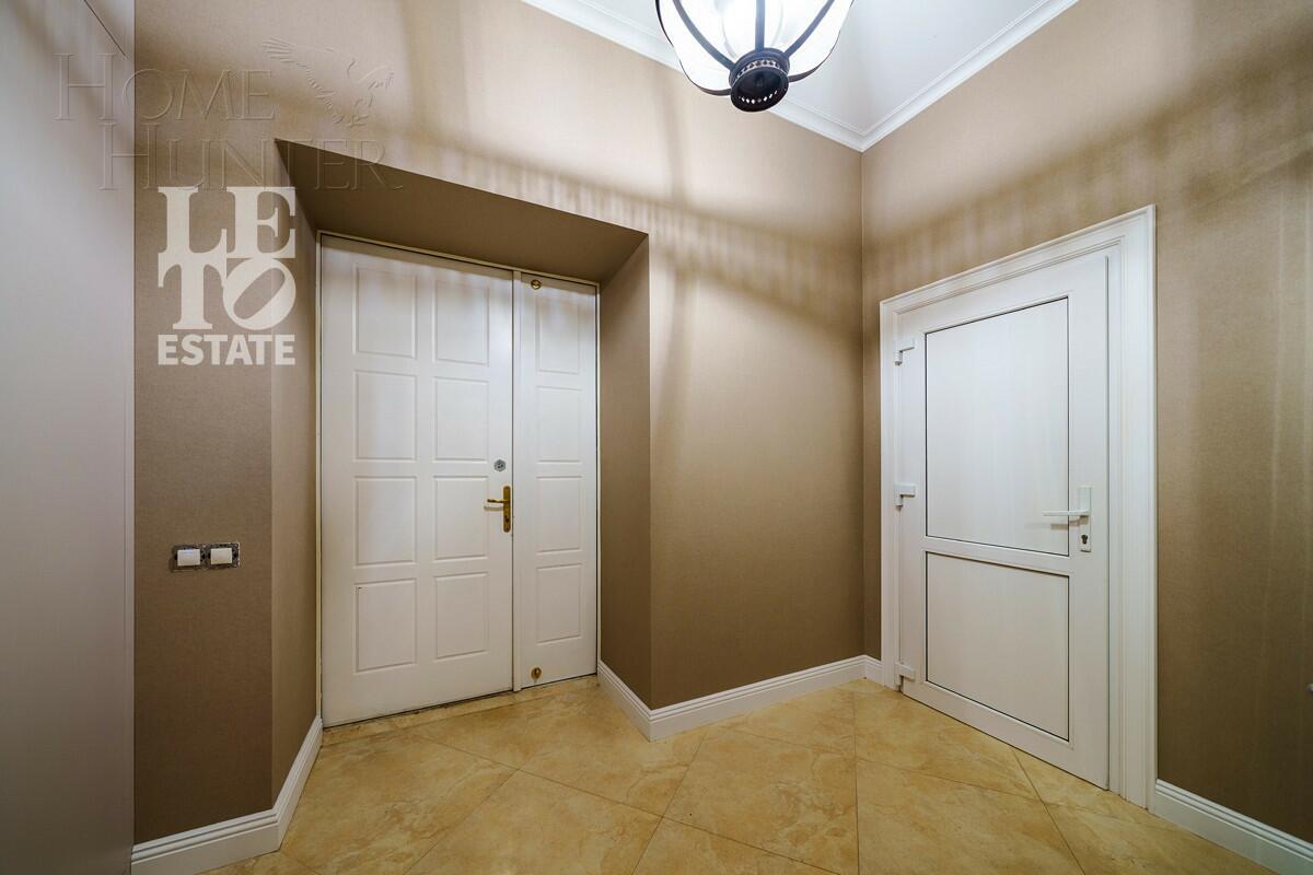 3-этажный коттедж 600 м² с отделкой