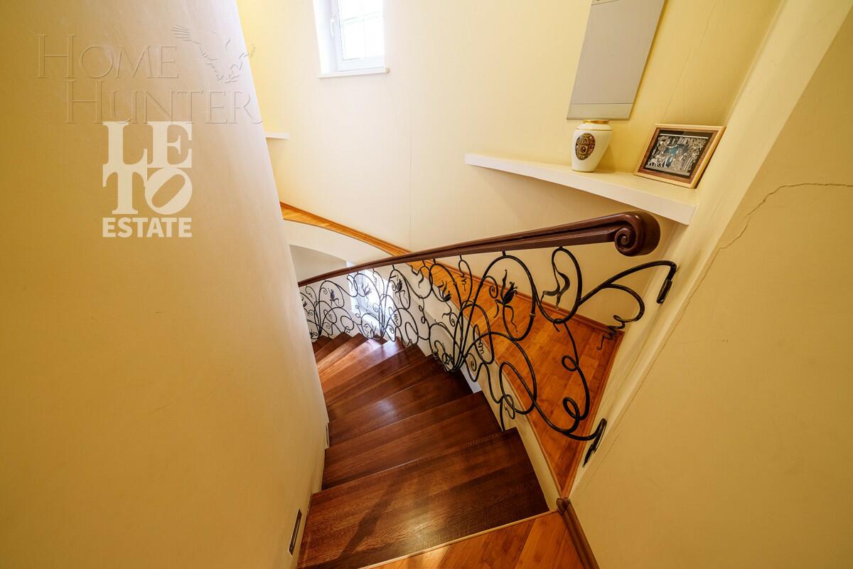 3-этажный коттедж 384.4 м² с отделкой