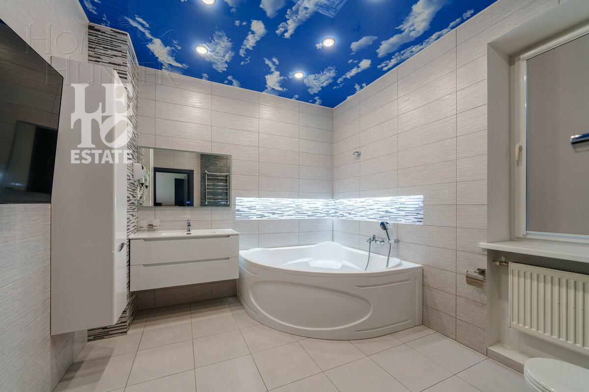 2-этажный коттедж 244 м² с отделкой