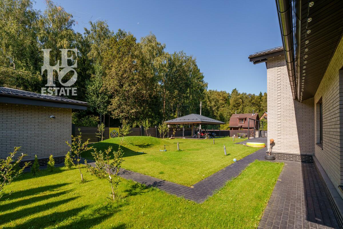 2-этажный коттедж 302 м² с отделкой