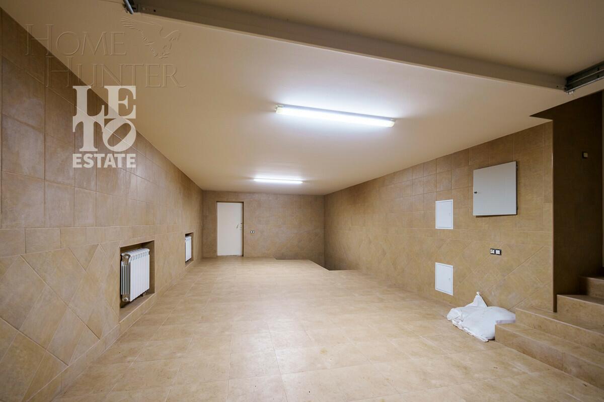 3-этажный коттедж 600 м² с отделкой