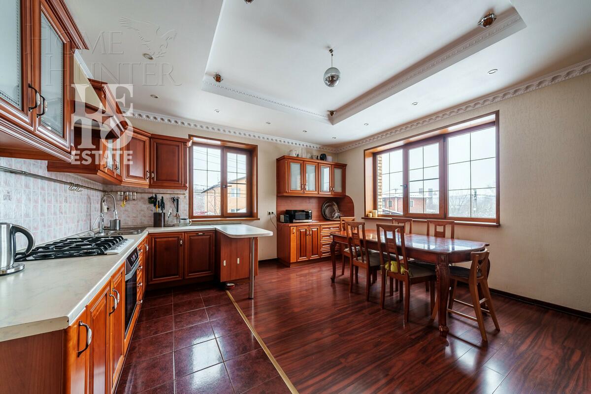 2-этажный коттедж 553.8 м² с отделкой