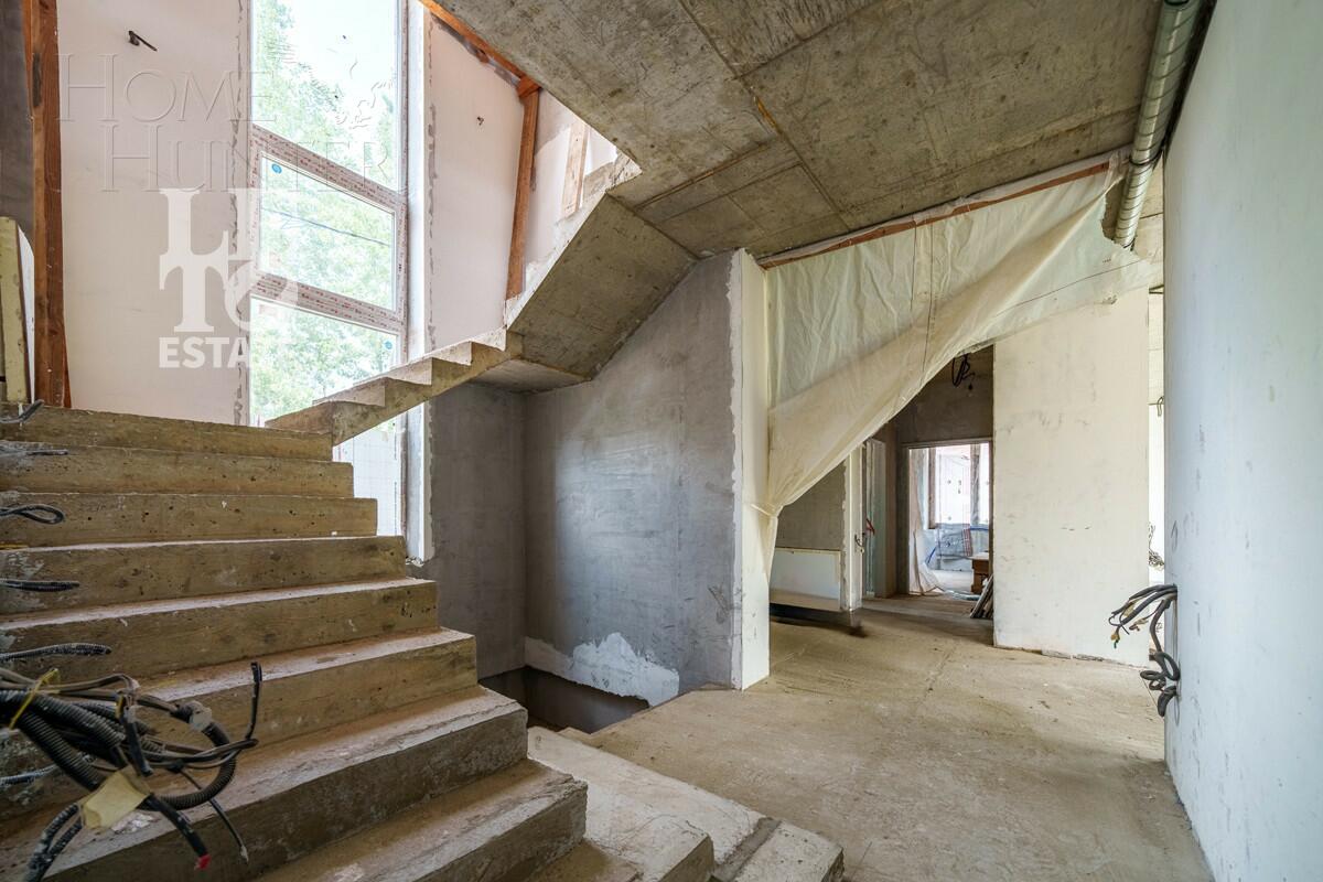 2-этажный коттедж 398.2 м² без отделки