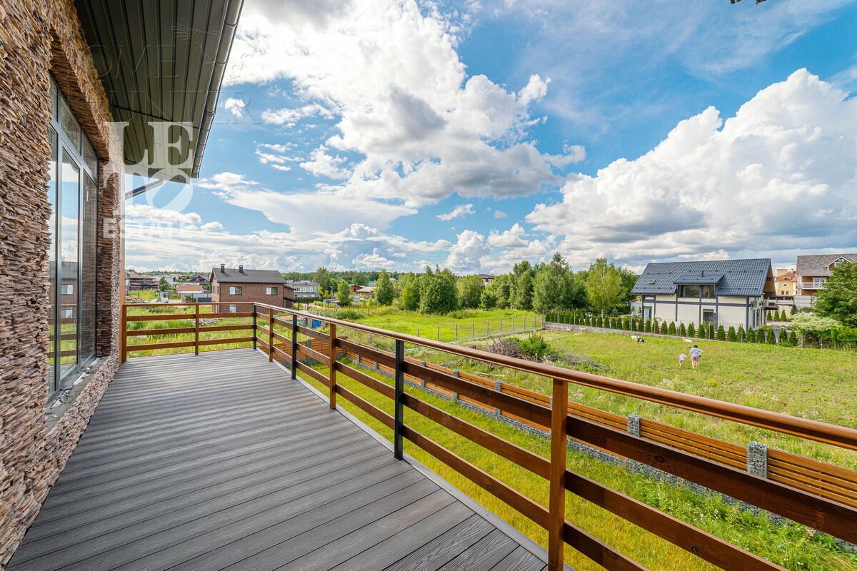 2-этажный коттедж 551.3 м² без отделки