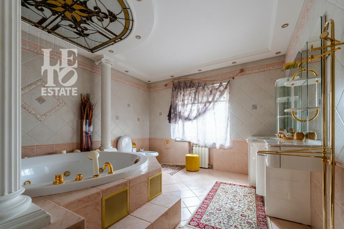 3-этажный коттедж 520 м² с отделкой