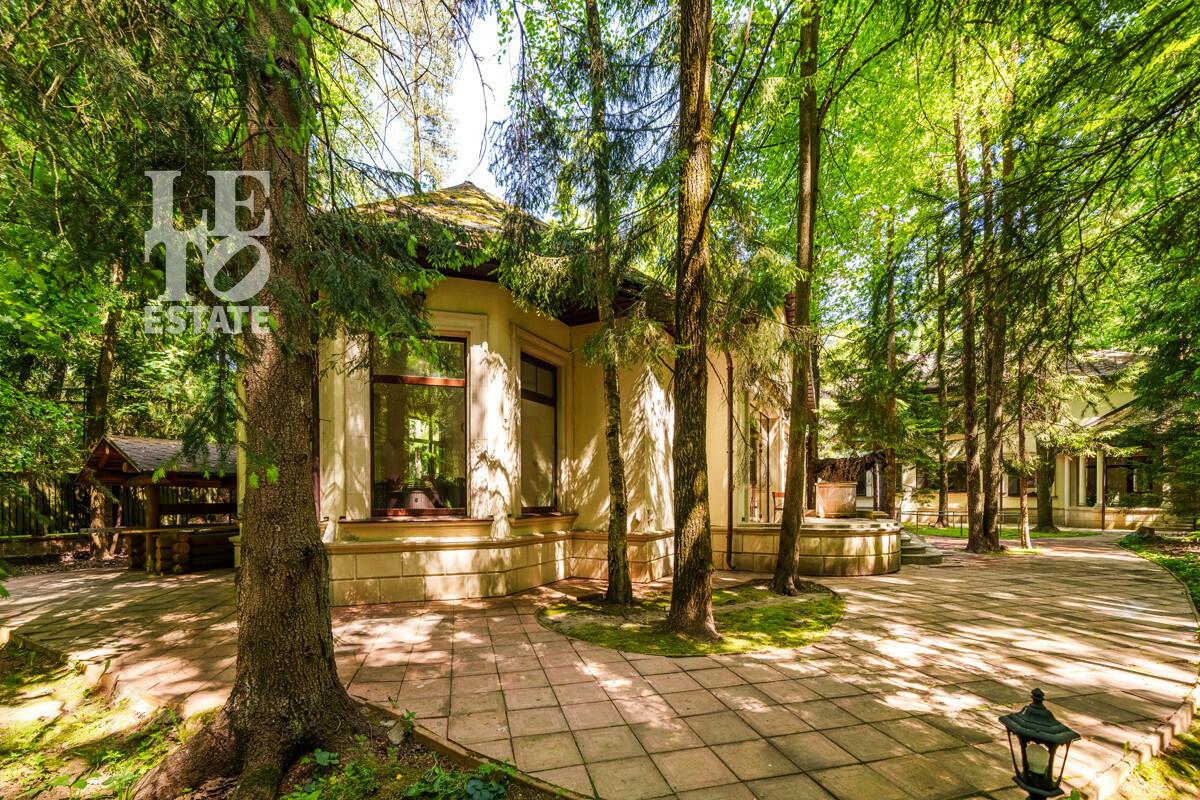 2-этажный коттедж 1 025 м² с отделкой