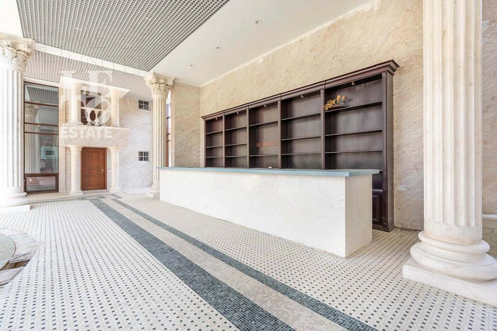 2-этажный коттедж 3 817 м² с отделкой