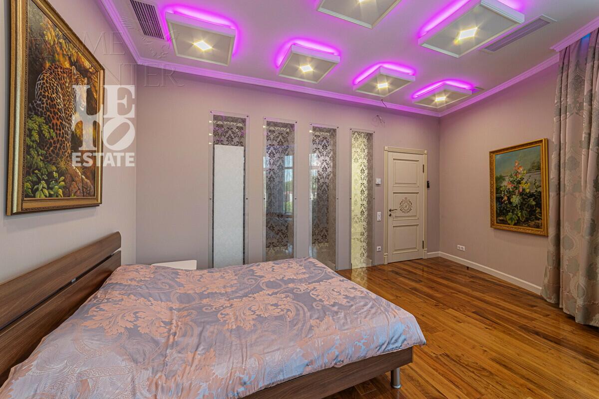 2-этажный коттедж 1 150 м² с отделкой