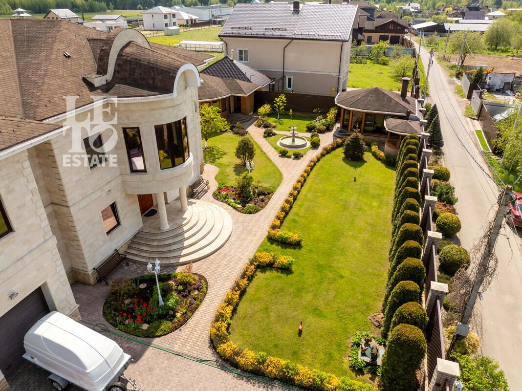 2-этажный коттедж 529.6 м² с отделкой