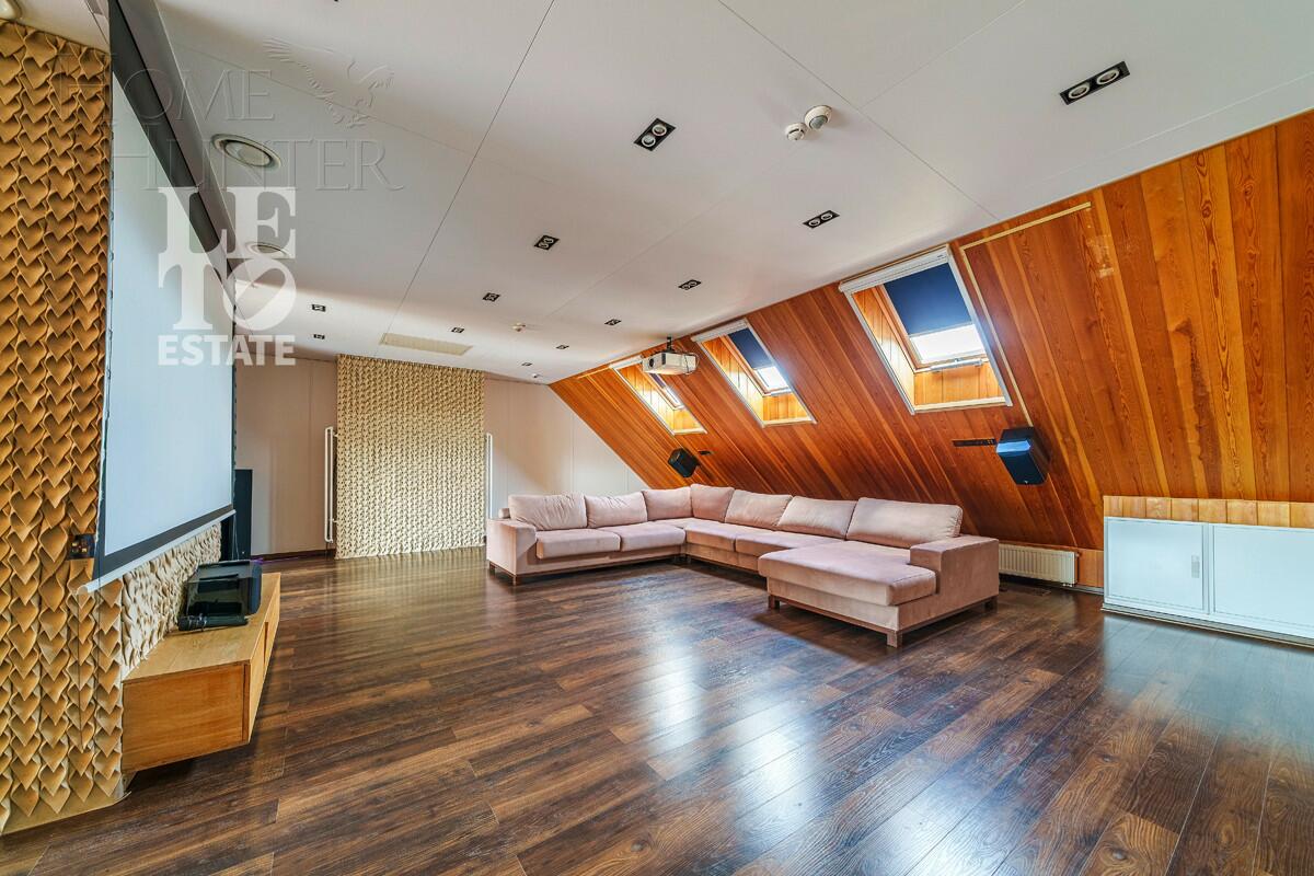 3-этажный коттедж 500 м² с отделкой