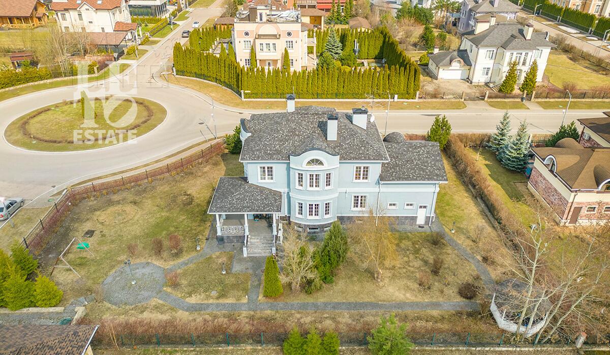 2-этажный коттедж 550 м² с отделкой