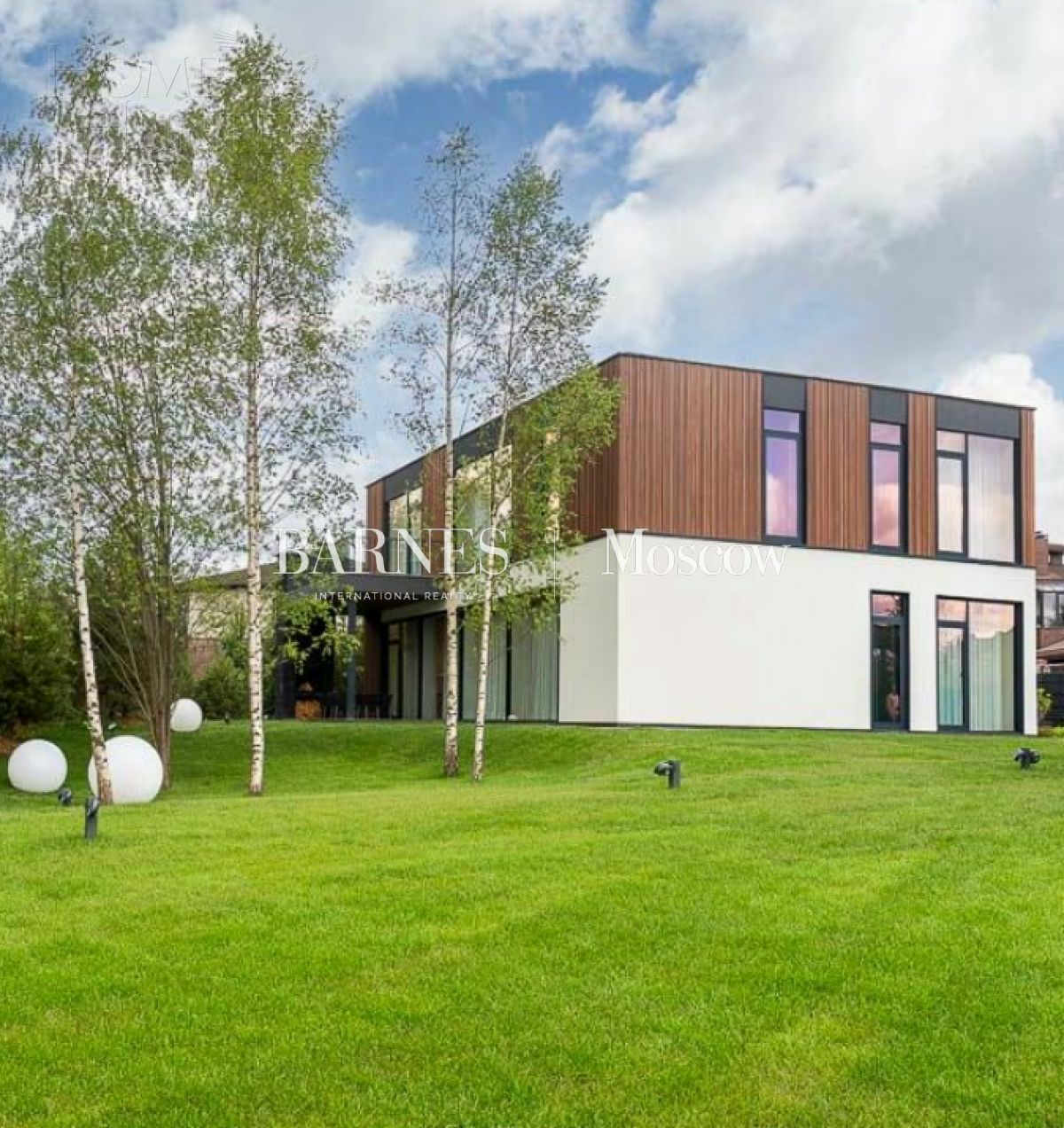 2-этажный коттедж 390.5 м² с отделкой