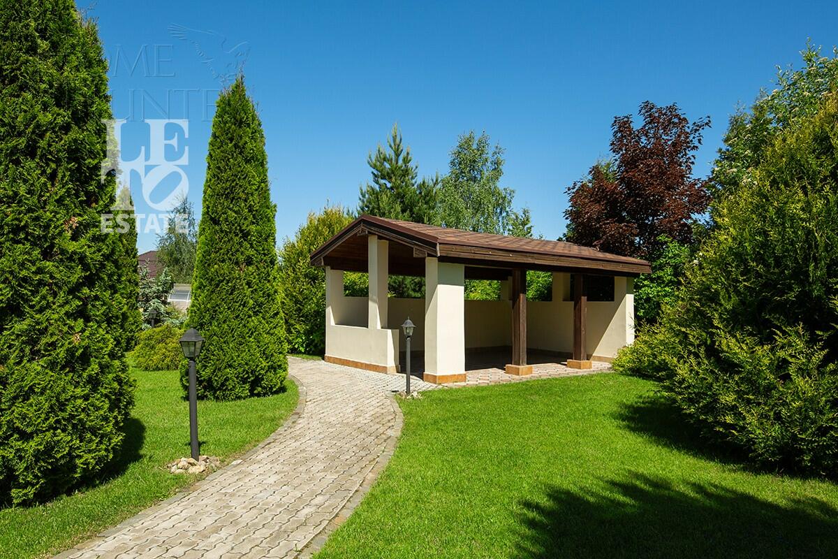 2-этажный коттедж 962.1 м² без отделки