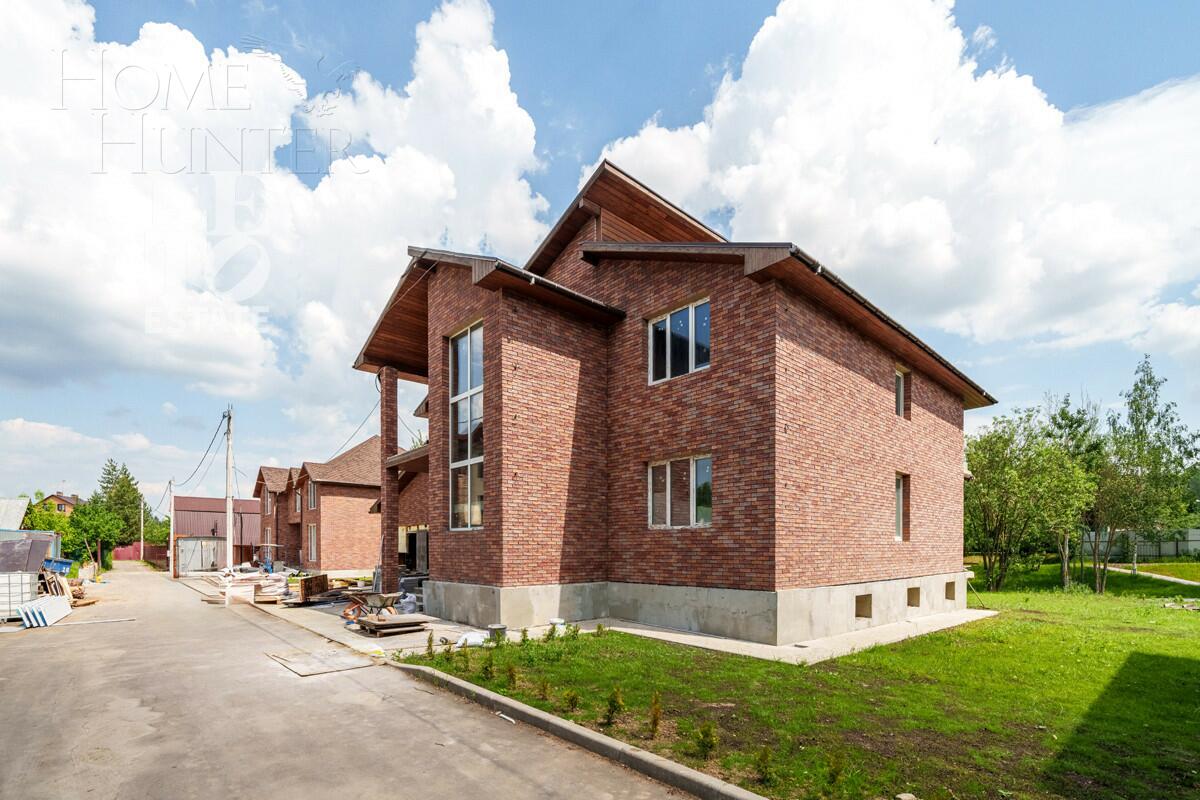 2-этажный коттедж 606.8 м² без отделки