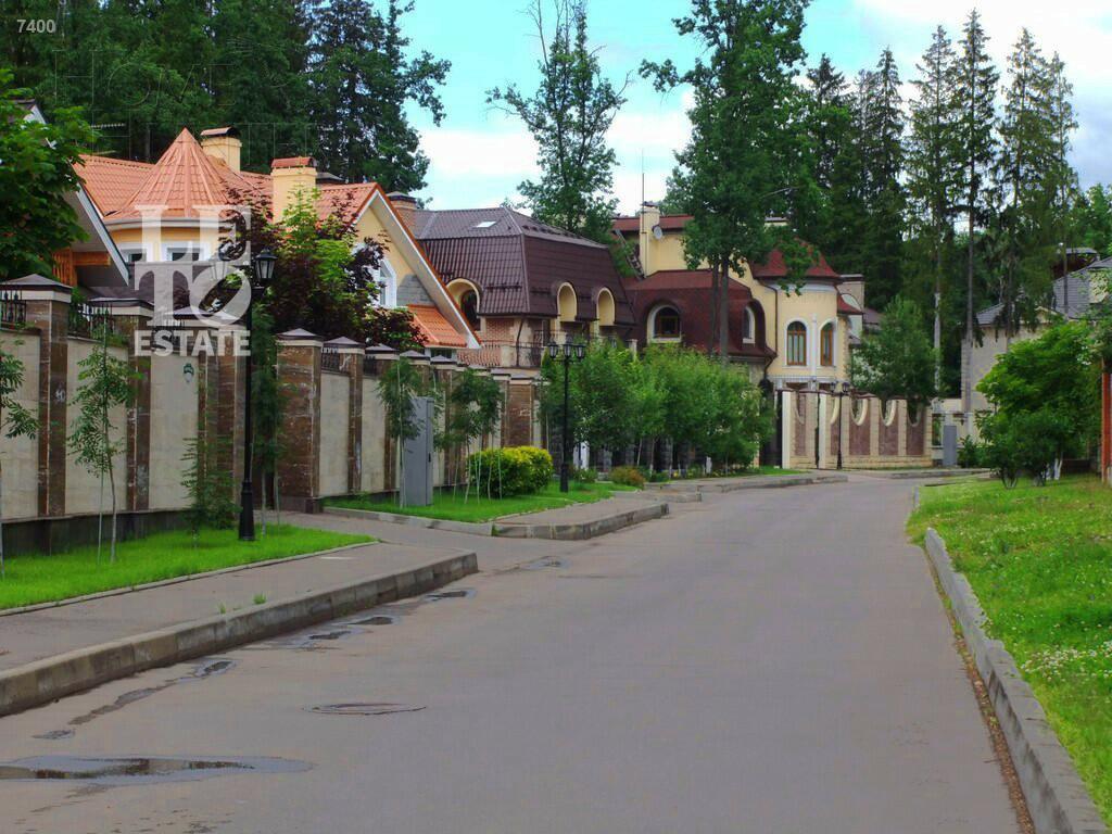 2-этажный коттедж 650 м² без отделки