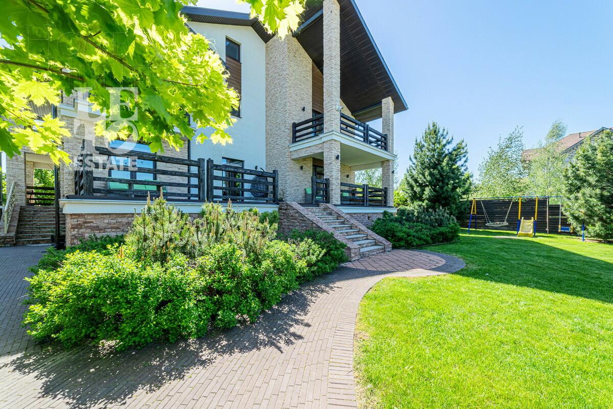 2-этажный коттедж 702.5 м² с отделкой