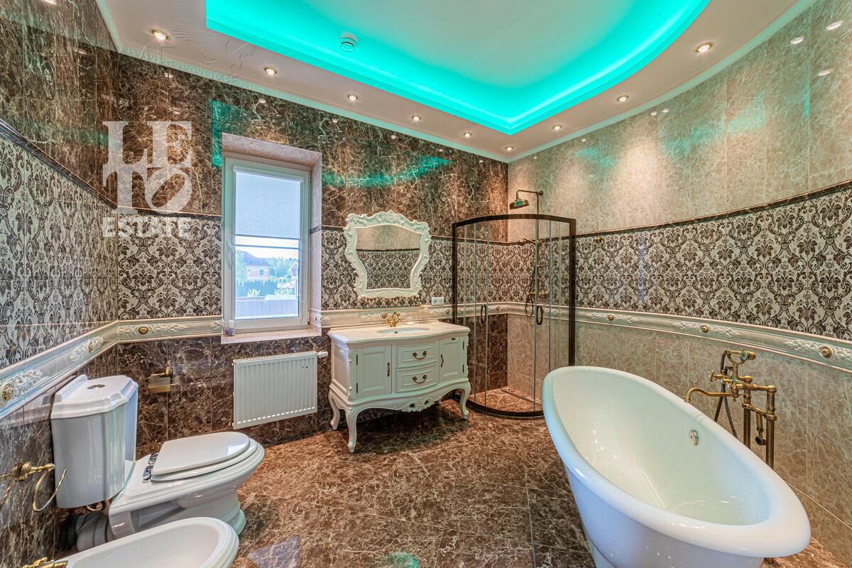 2-этажный коттедж 1 150 м² с отделкой