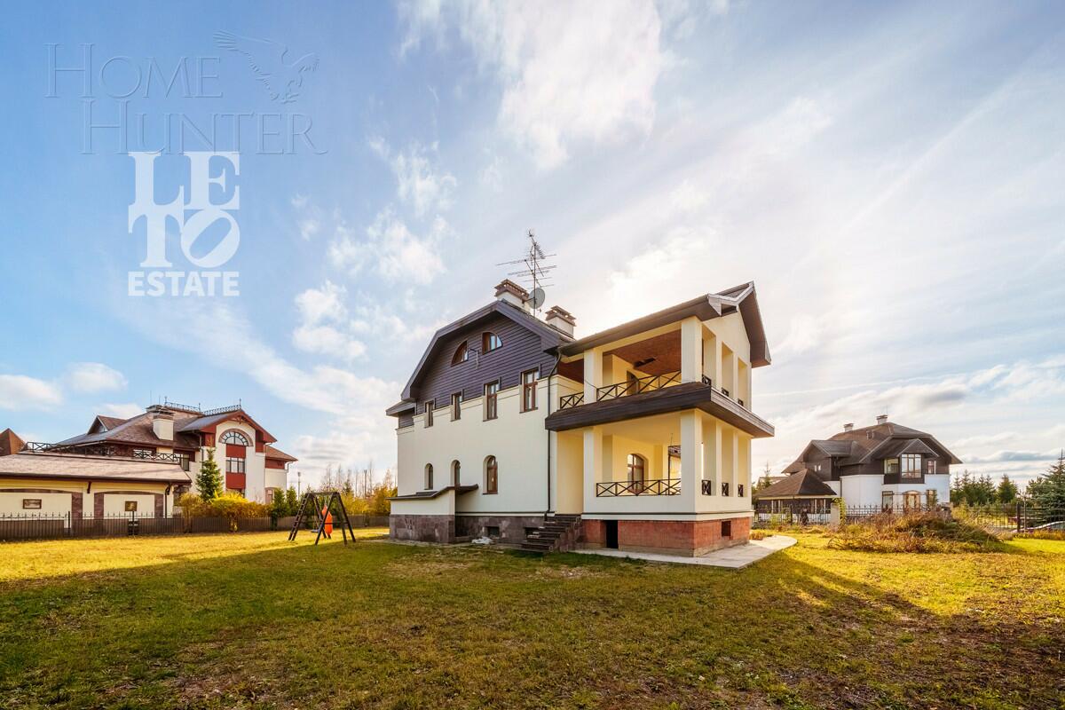 3-этажный коттедж 330 м² с отделкой