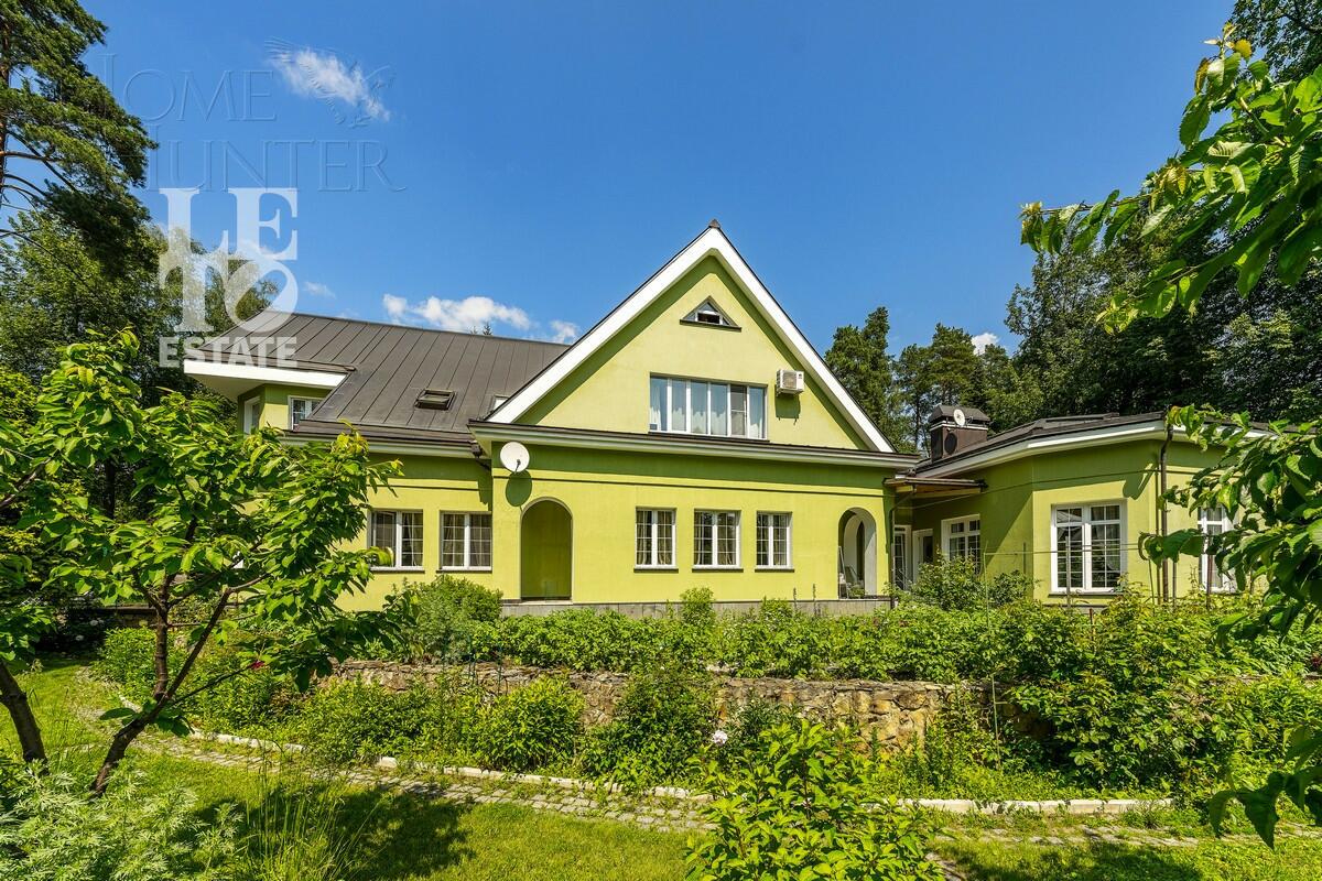 2-этажный коттедж 675.8 м² с отделкой