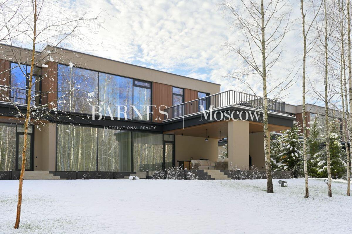 2-этажный коттедж 627.5 м² с отделкой