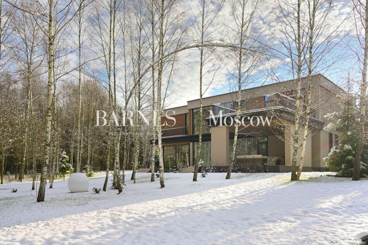 2-этажный коттедж 627.5 м² с отделкой