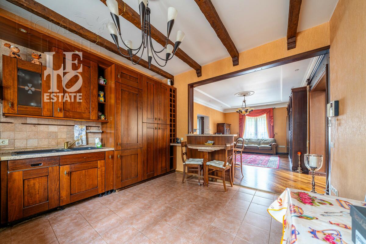 3-этажный коттедж 520 м² с отделкой