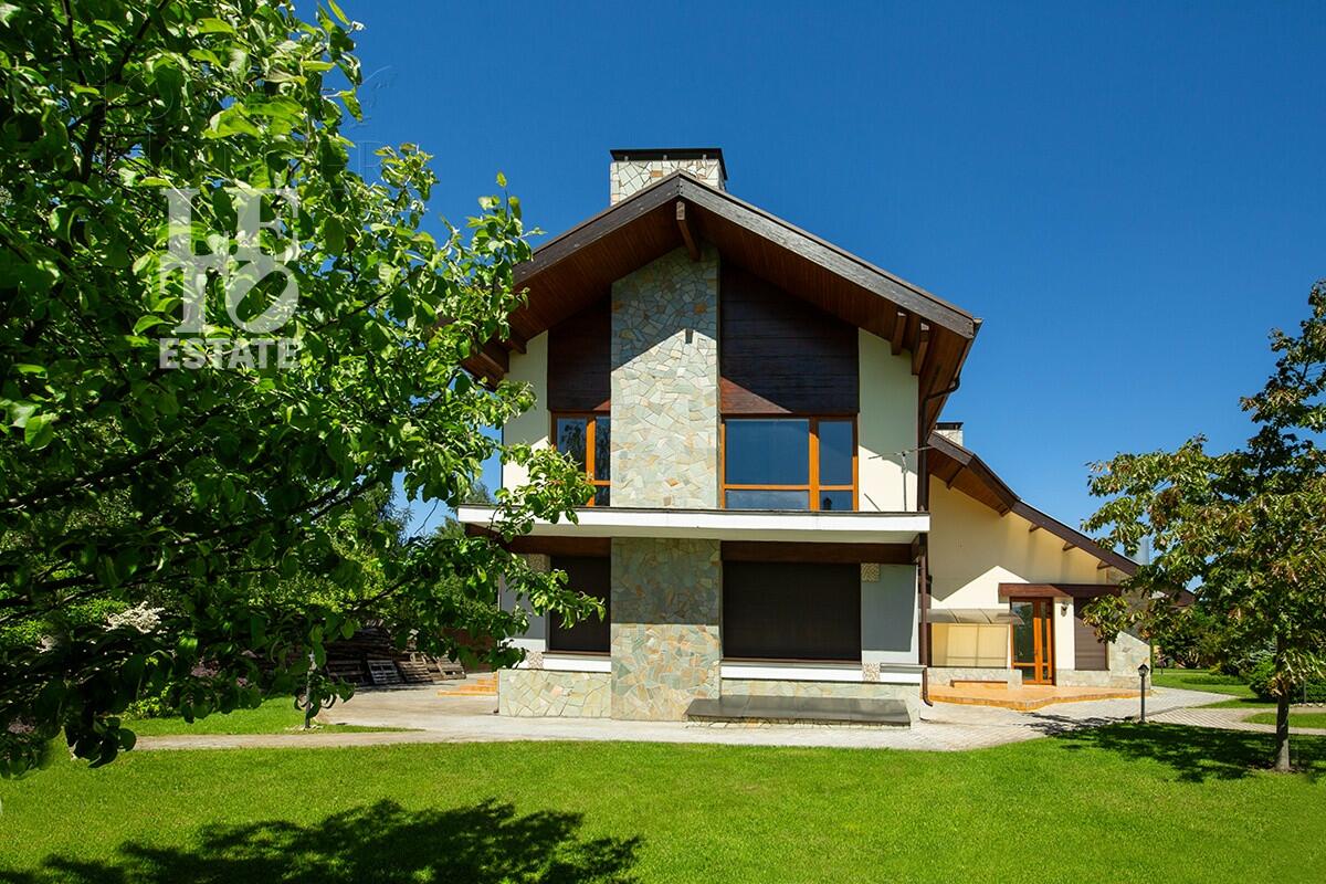 2-этажный коттедж 962.1 м² без отделки