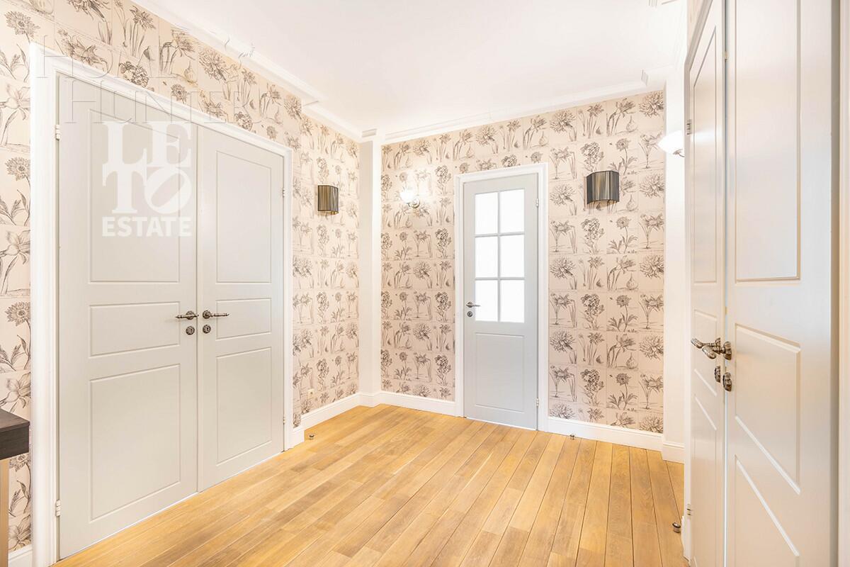 2-этажный коттедж 550 м² с отделкой