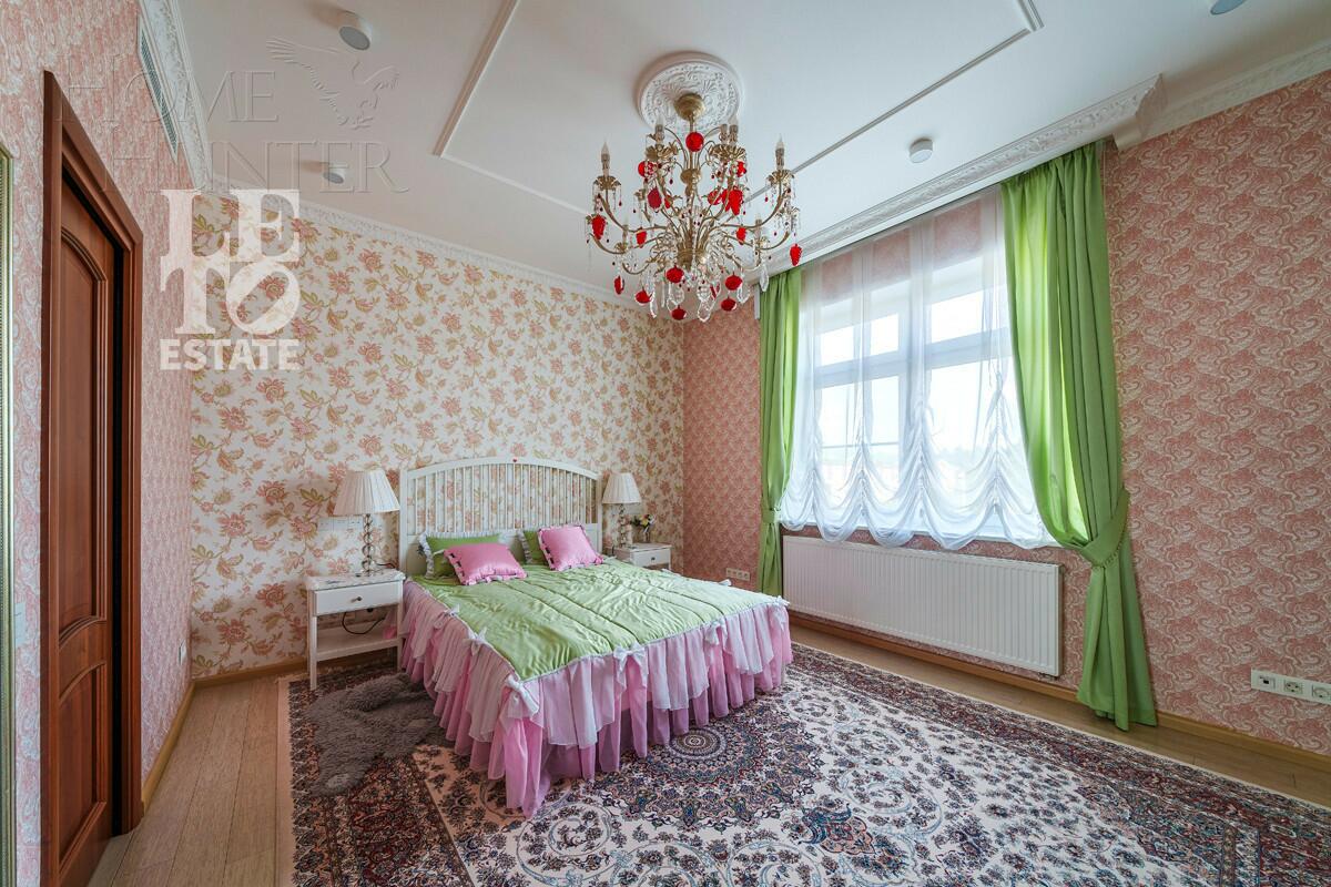 3-этажный коттедж 500 м² с отделкой