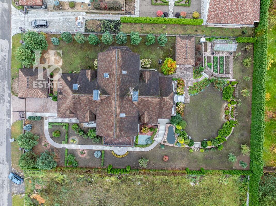 2-этажный коттедж 700 м² с отделкой