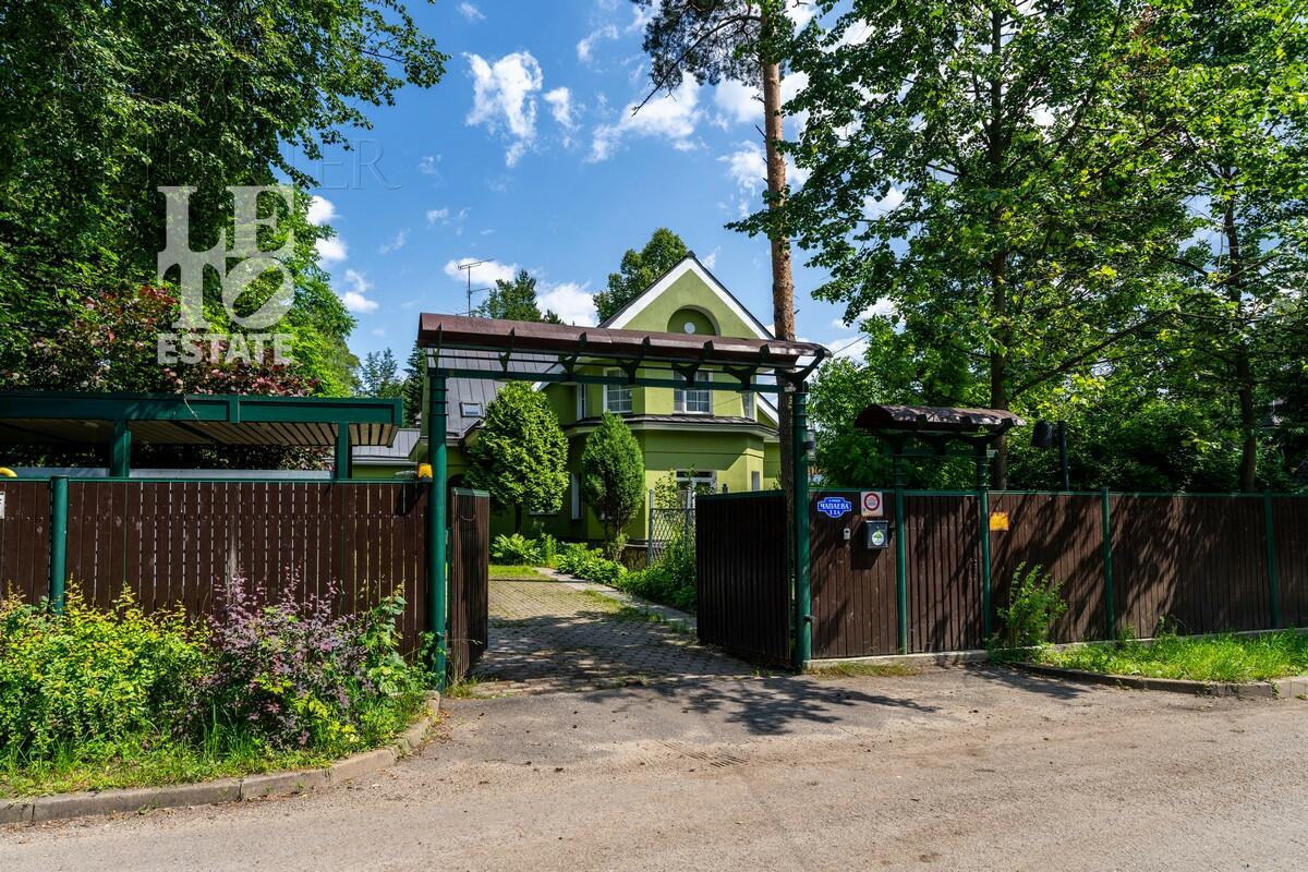 2-этажный коттедж 675.8 м² с отделкой