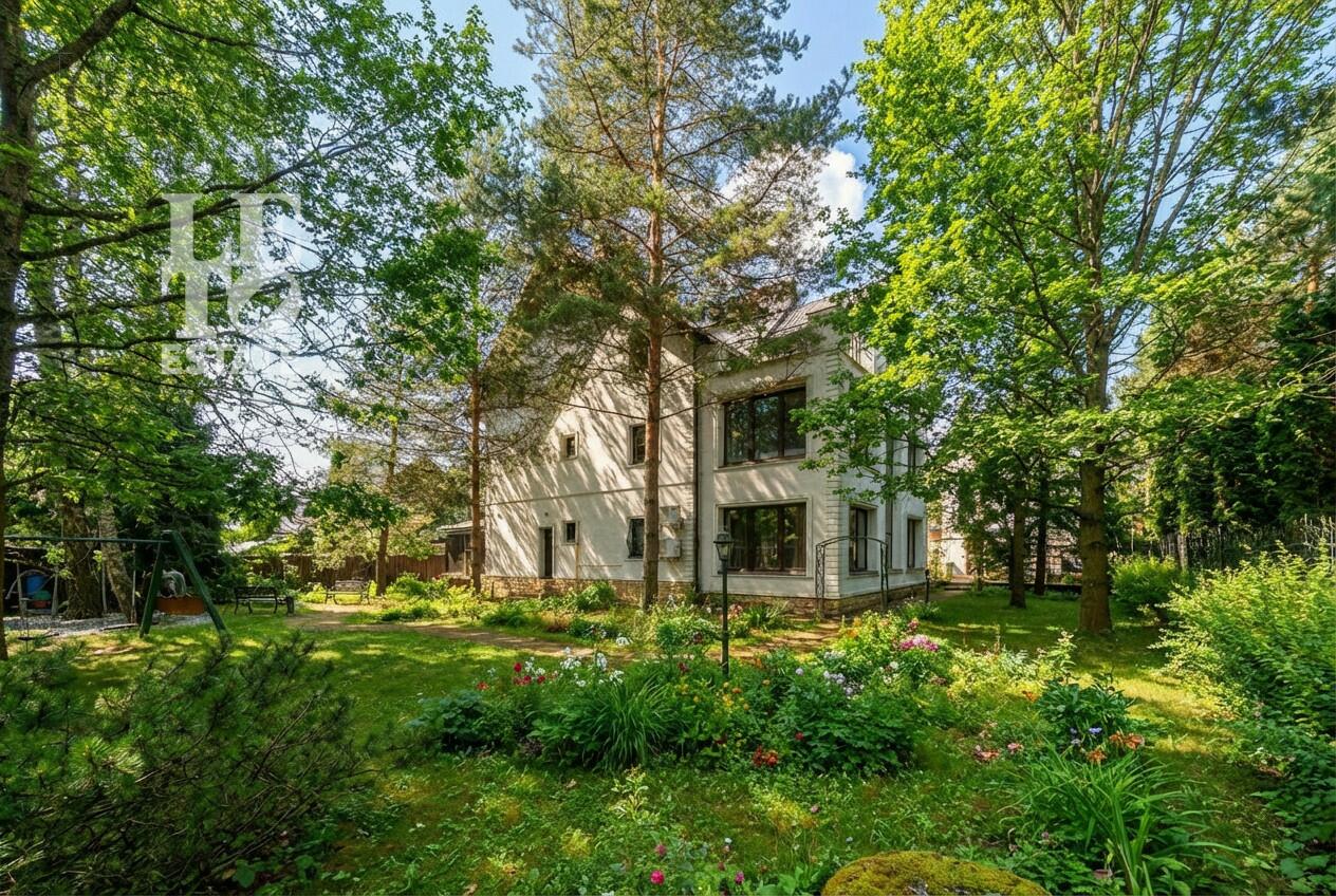 3-этажный коттедж 520 м² с отделкой