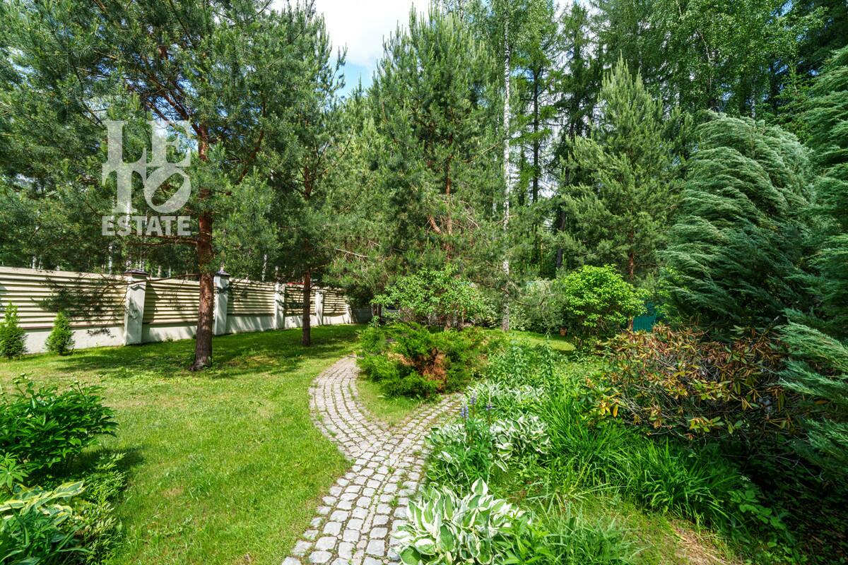 3-этажный коттедж 640 м² с отделкой