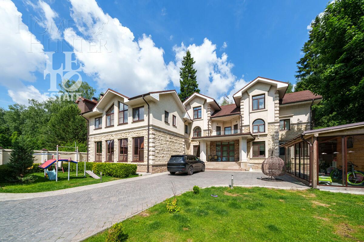 3-этажный коттедж 640 м² с отделкой