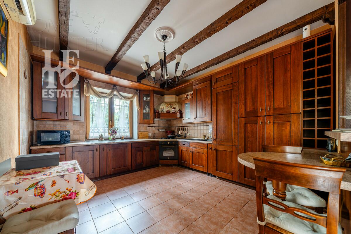 3-этажный коттедж 520 м² с отделкой