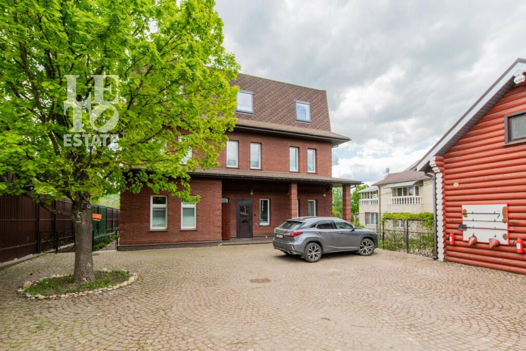 3-этажный коттедж 553.6 м² с отделкой