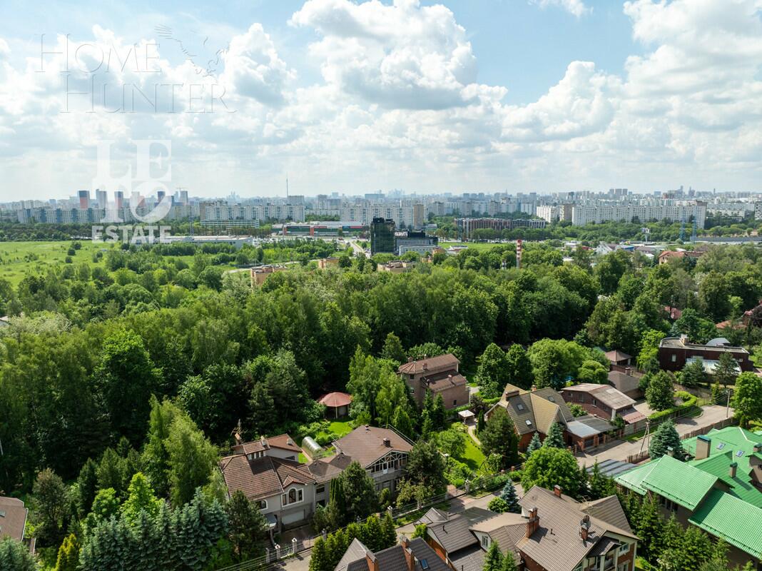 3-этажный коттедж 640 м² с отделкой