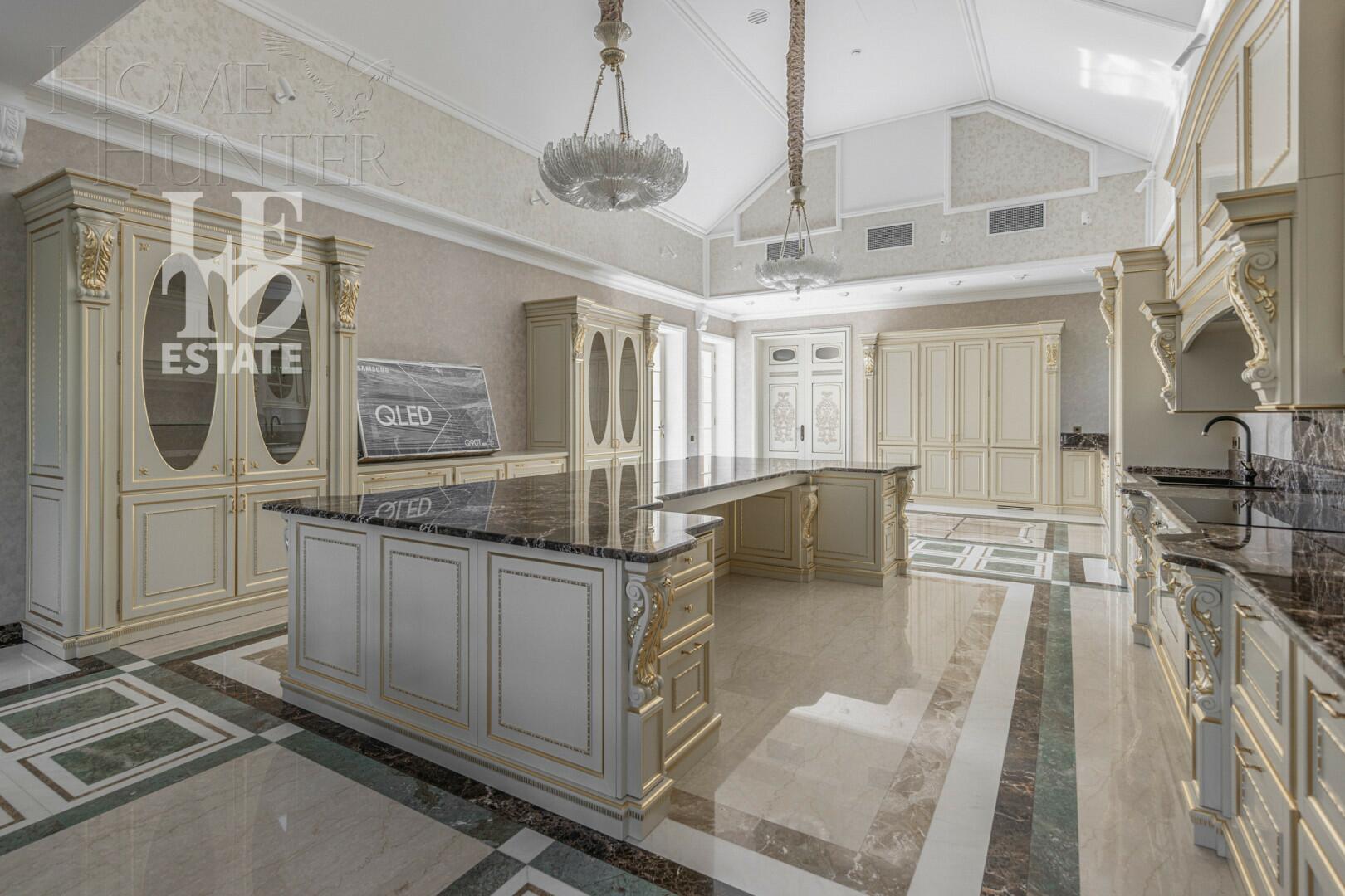 2-этажный коттедж 1 700 м² с отделкой