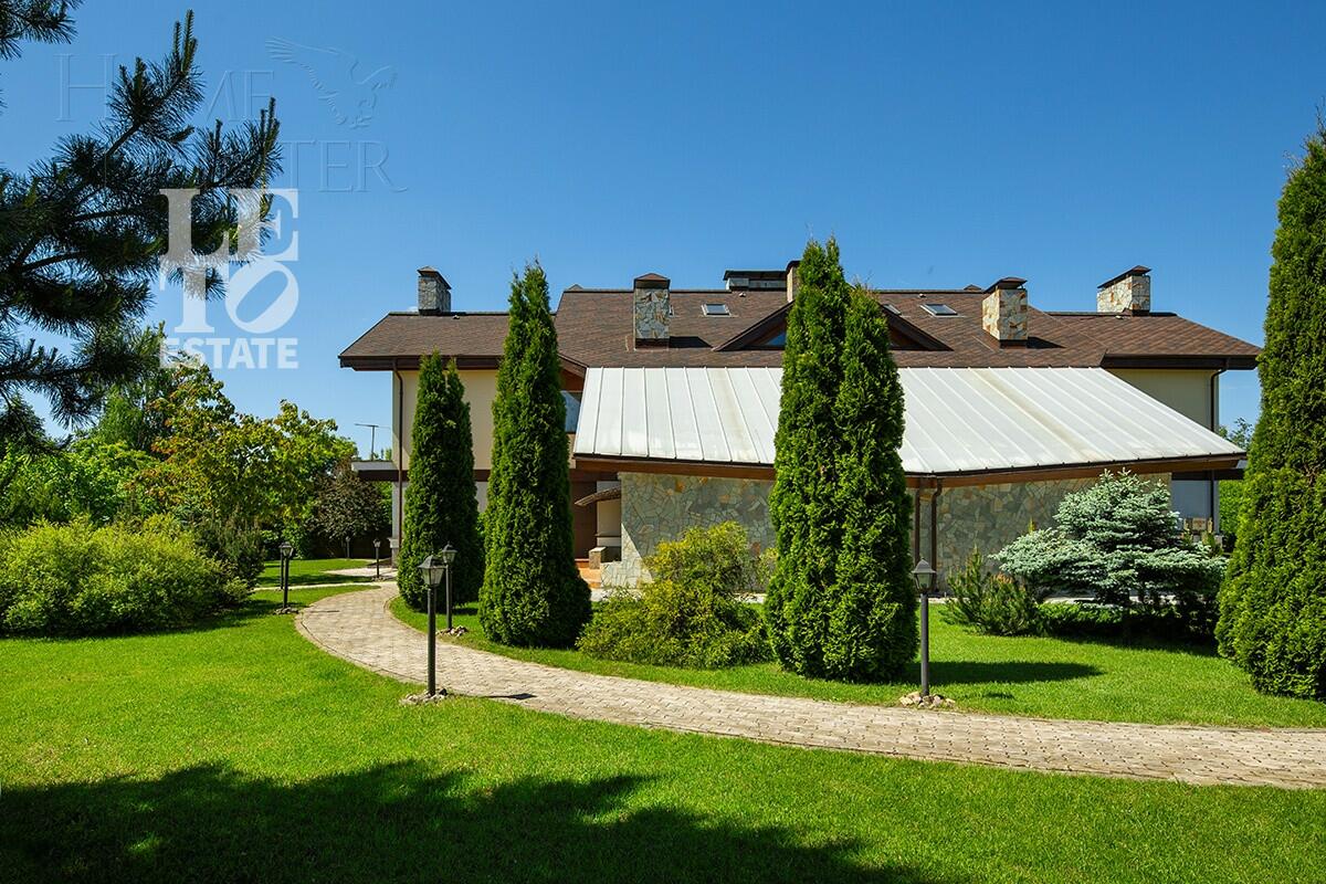 2-этажный коттедж 962.1 м² без отделки