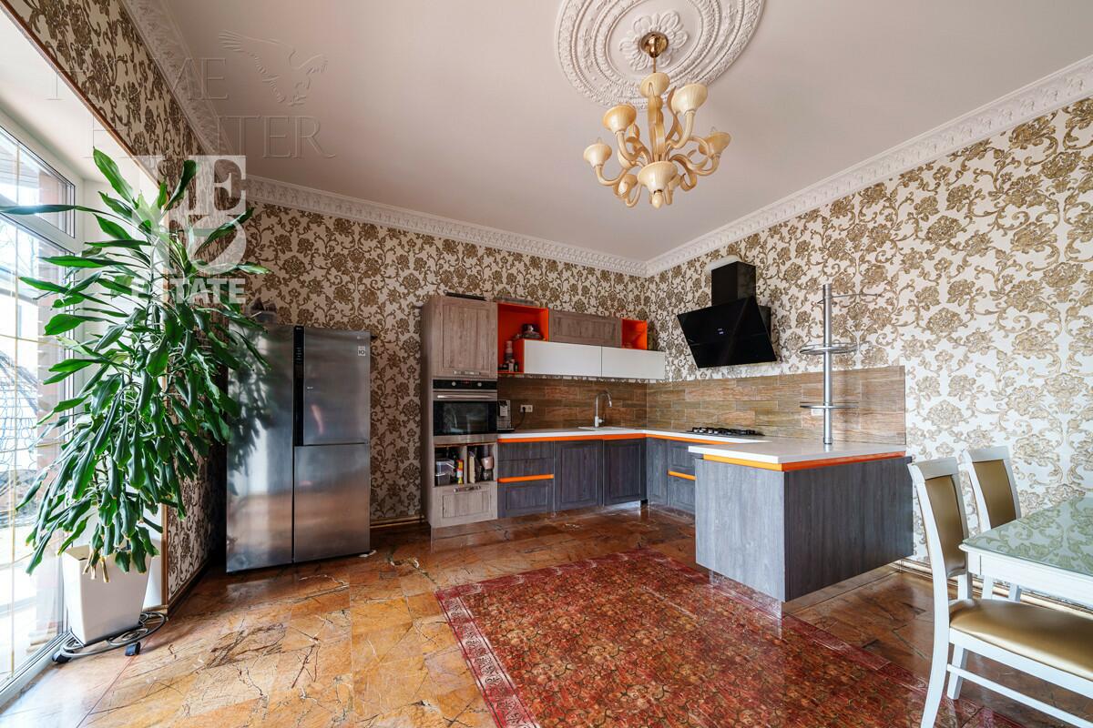 2-этажный коттедж 290 м² с отделкой