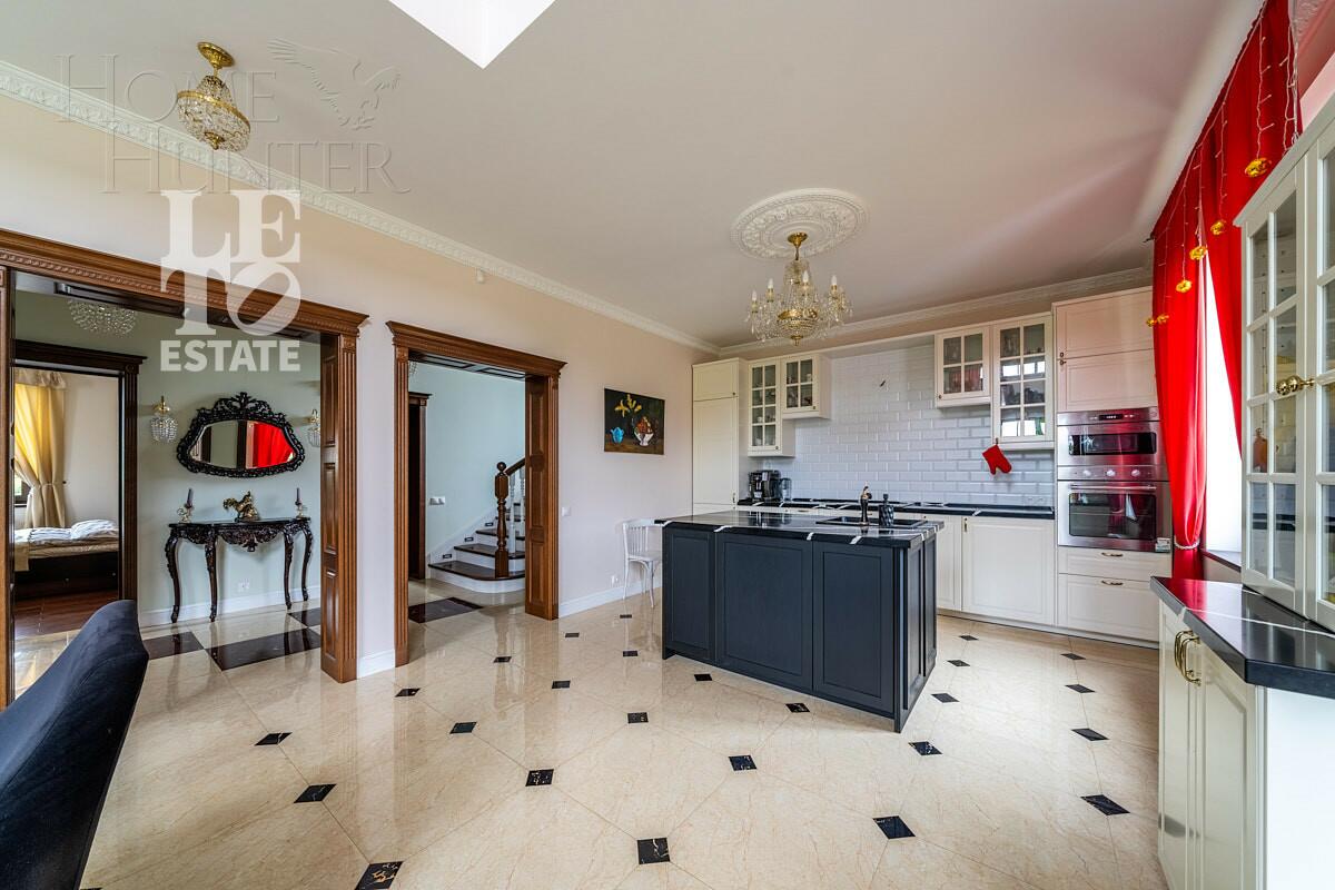 2-этажный коттедж 318.7 м² с отделкой