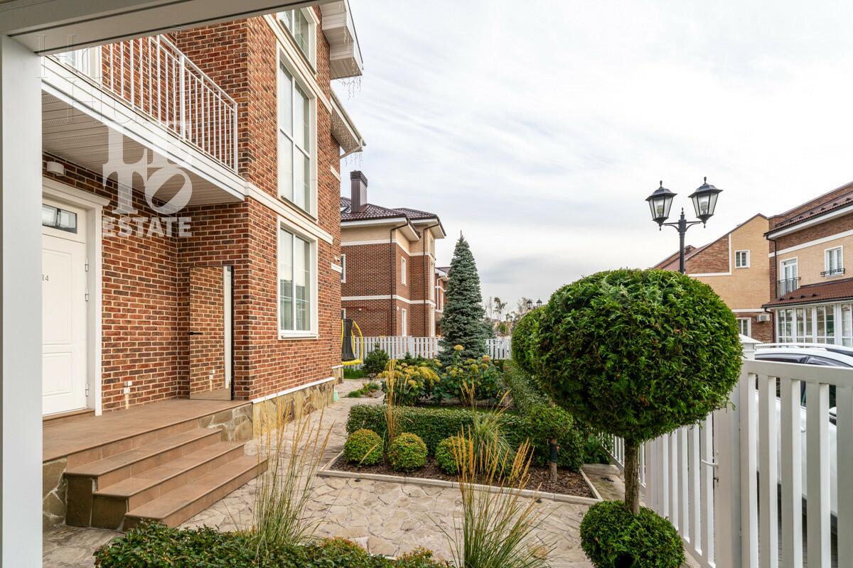 3-этажный коттедж 210 м² с отделкой