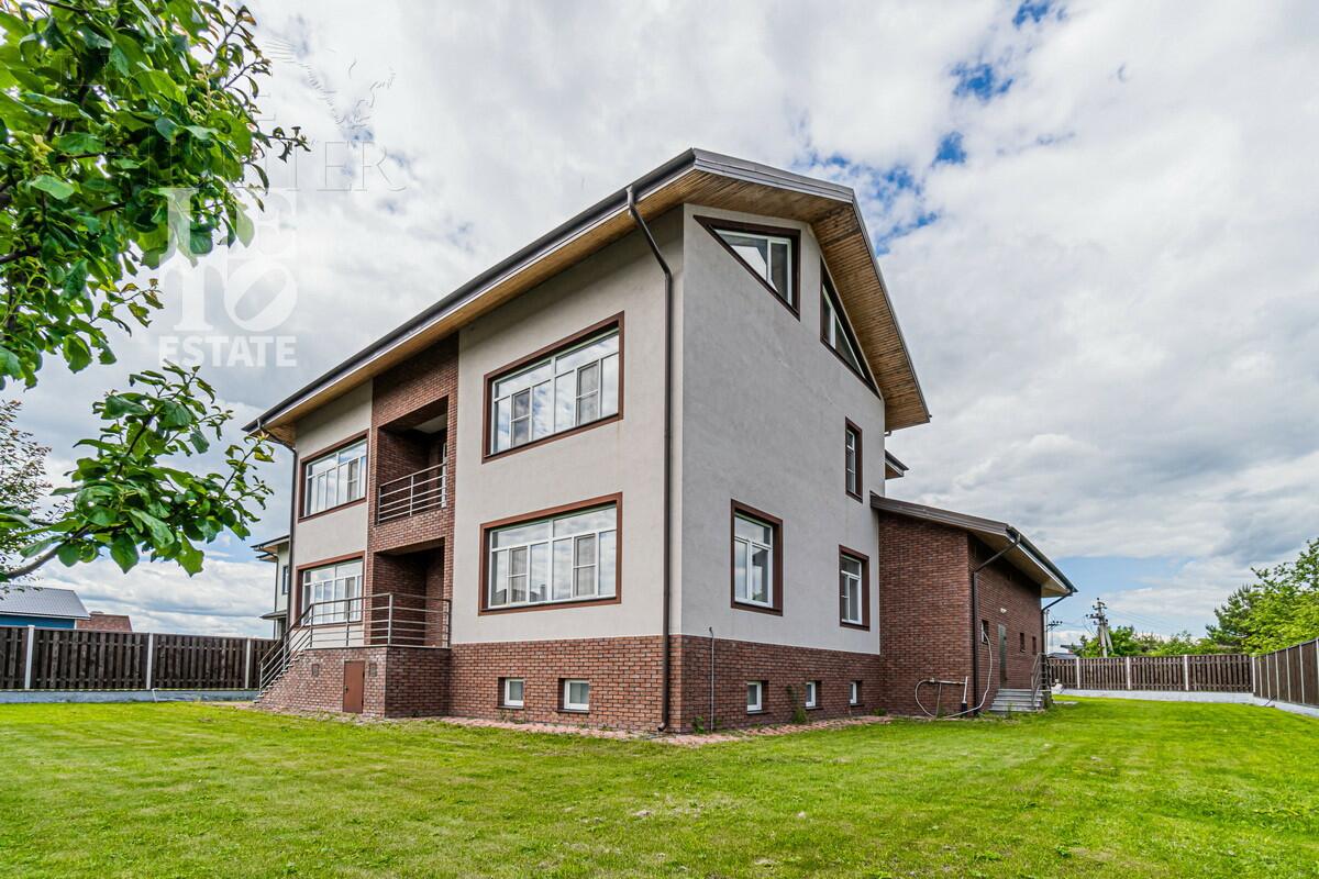 2-этажный коттедж 1 080 м² с отделкой