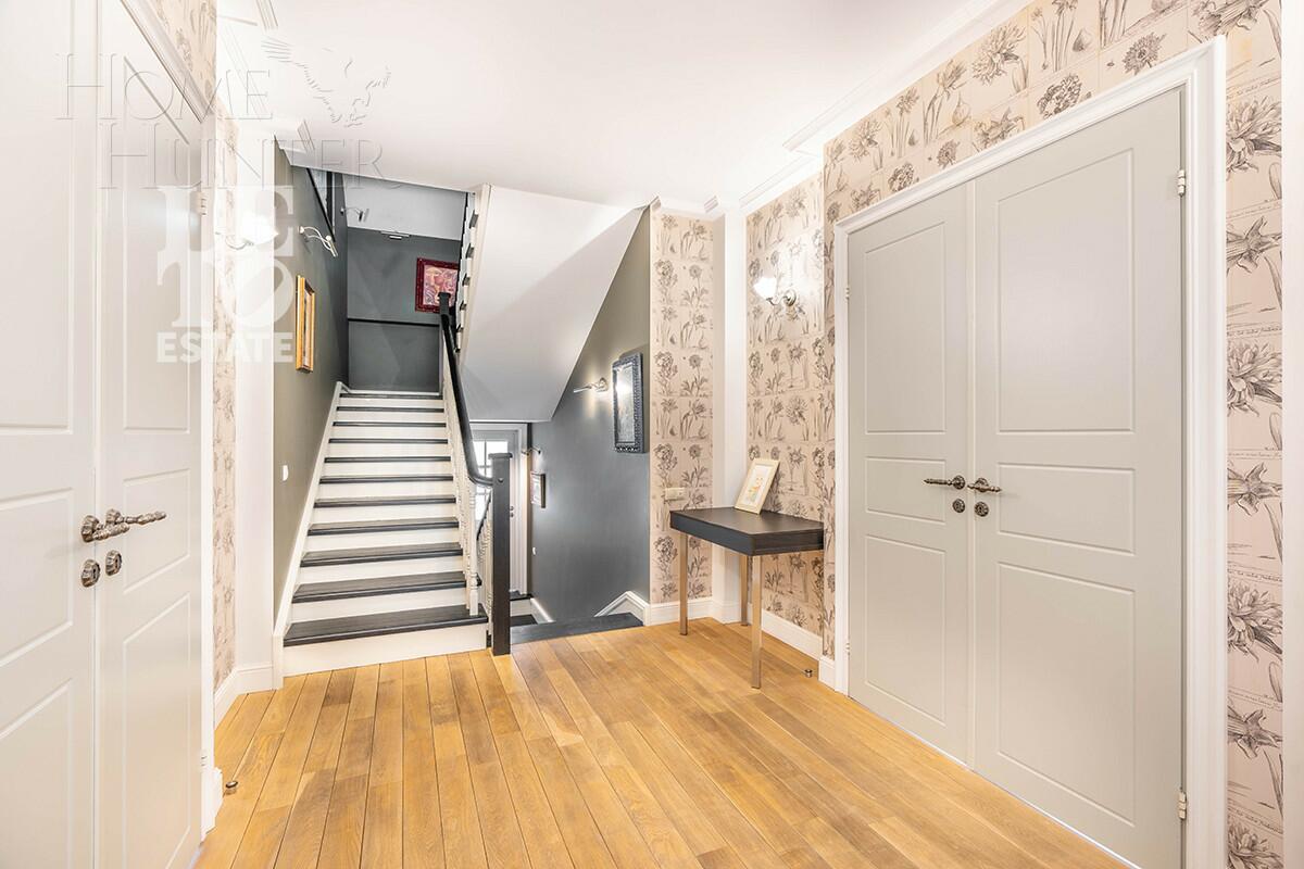 2-этажный коттедж 550 м² с отделкой