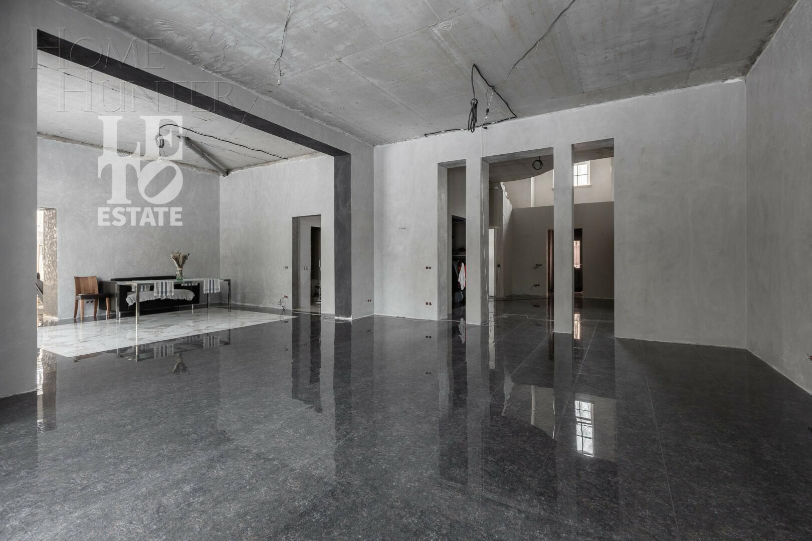 3-этажный коттедж 950 м² без отделки