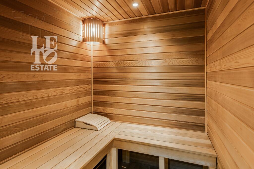 3-этажный коттедж 553.6 м² с отделкой