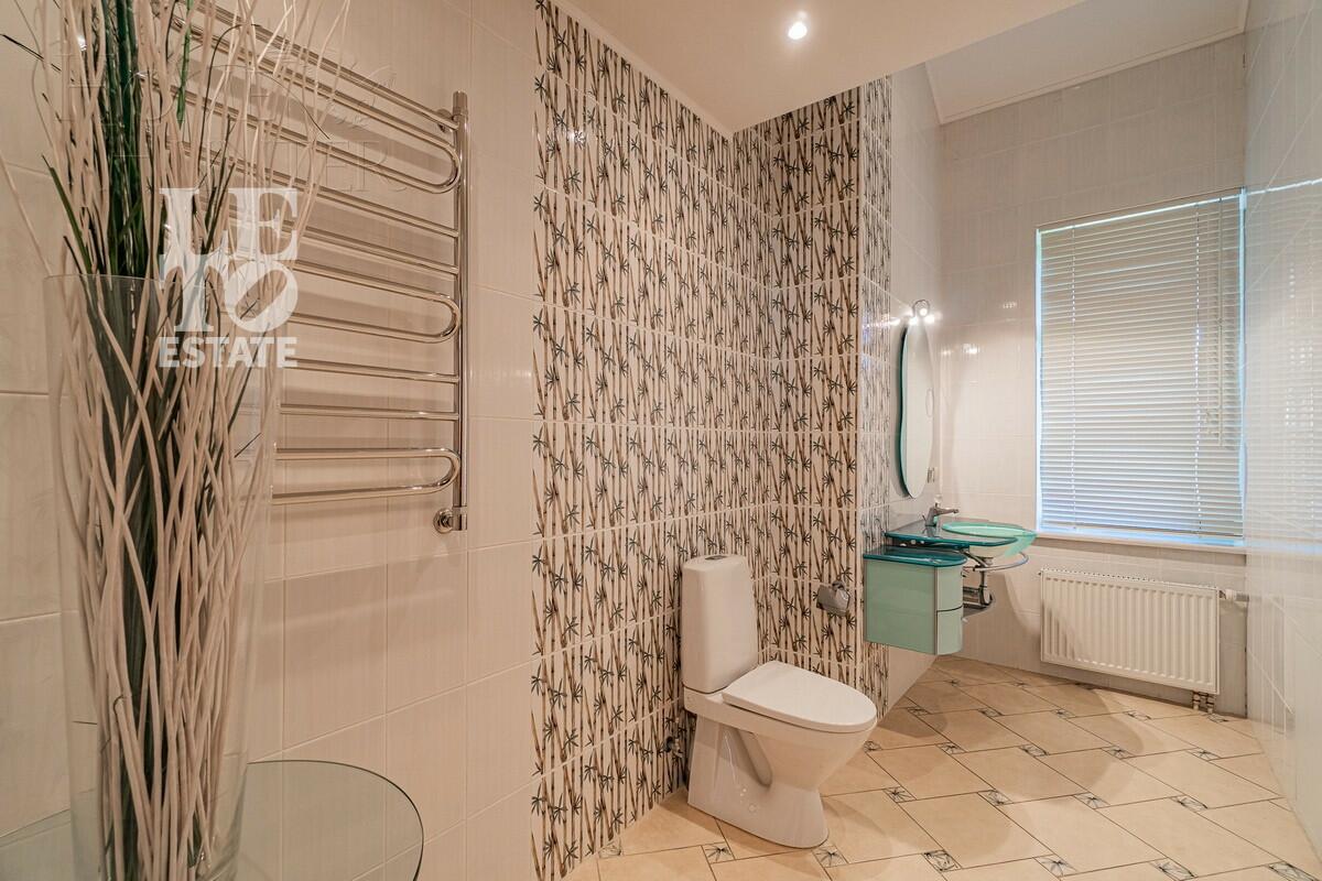 3-этажный коттедж 692.6 м² с отделкой