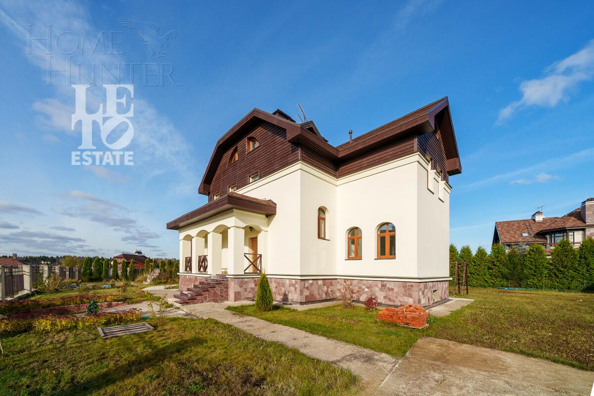 3-этажный коттедж 330 м² с отделкой