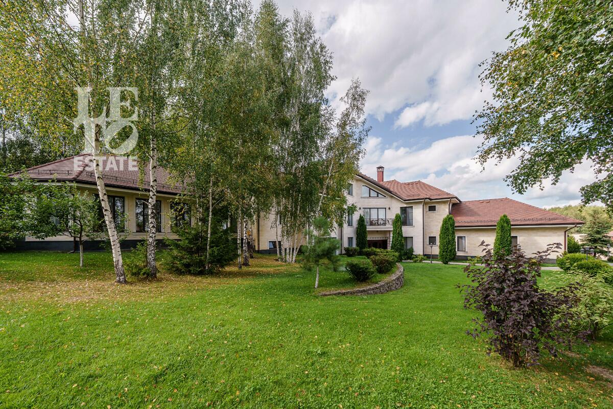 2-этажный коттедж 848 м² без отделки