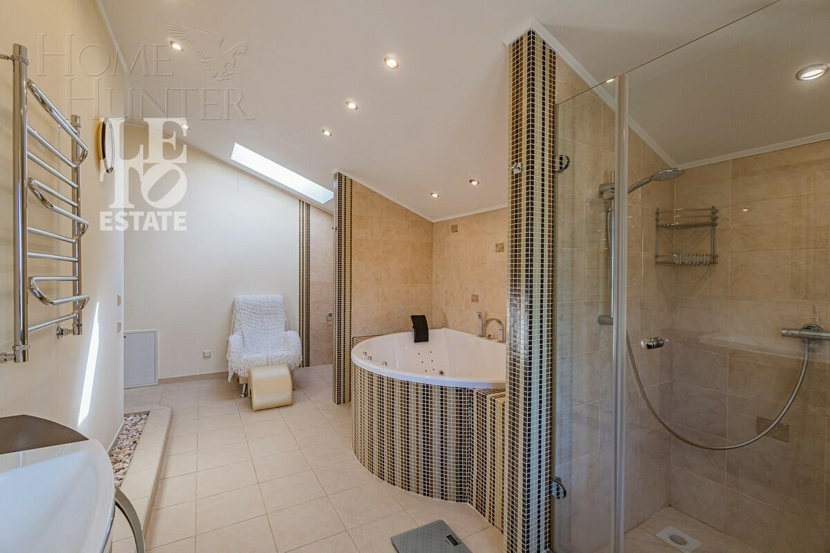 3-этажный коттедж 692.6 м² с отделкой